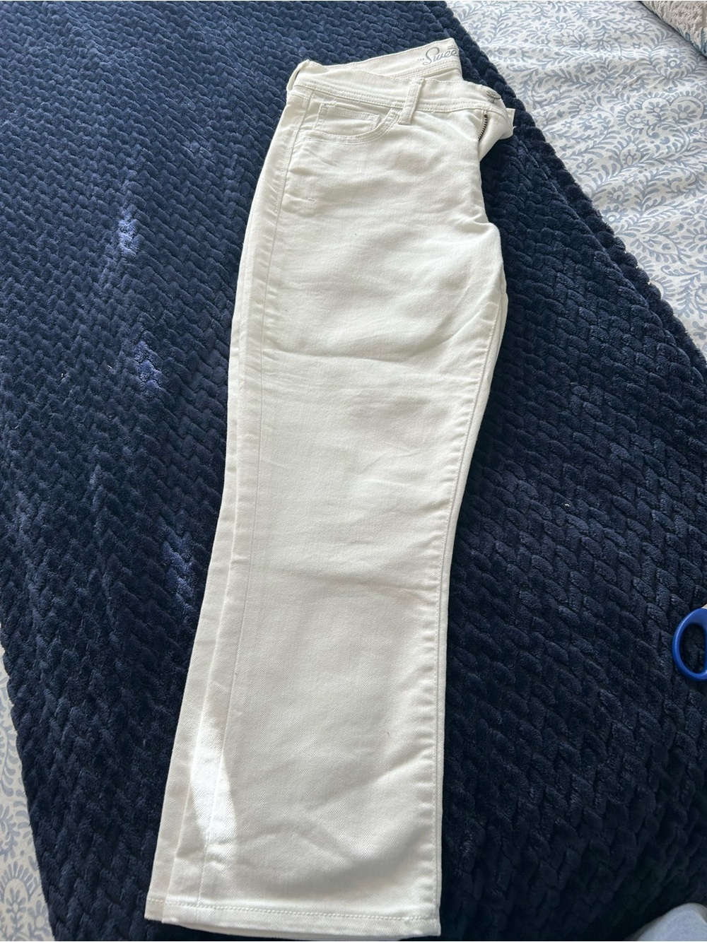 Old Navy Women's Off-White Slim Straight Capris